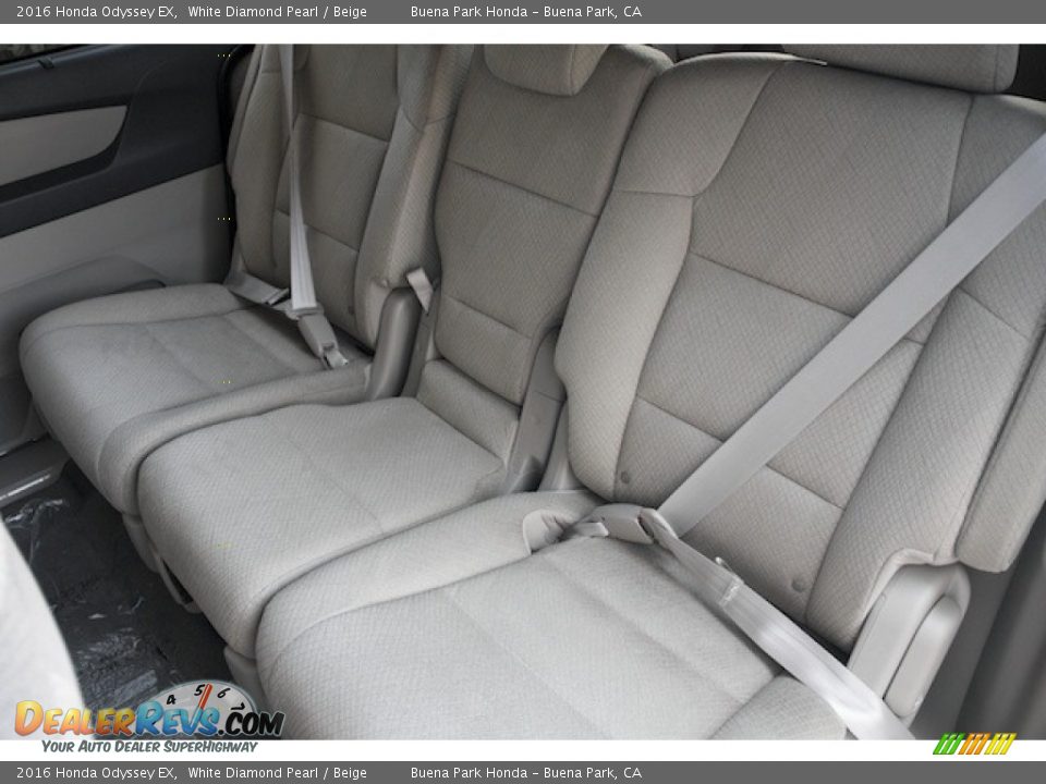 2016 Honda Odyssey EX White Diamond Pearl / Beige Photo #13