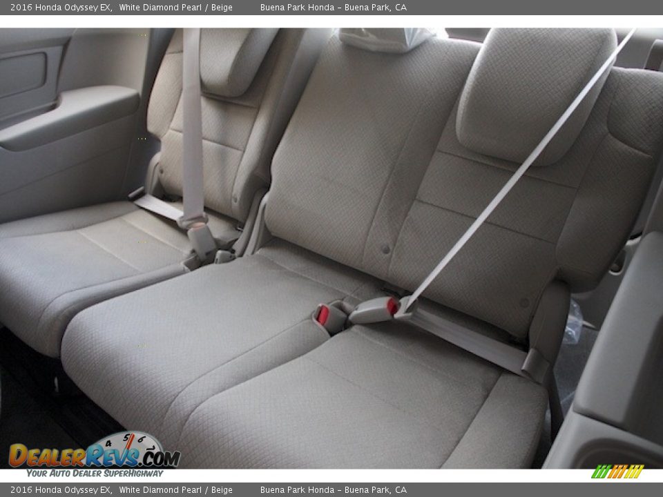2016 Honda Odyssey EX White Diamond Pearl / Beige Photo #15