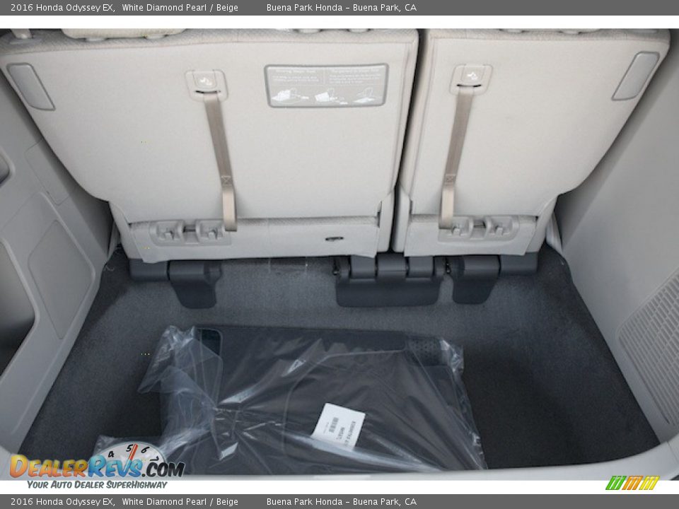 2016 Honda Odyssey EX White Diamond Pearl / Beige Photo #16