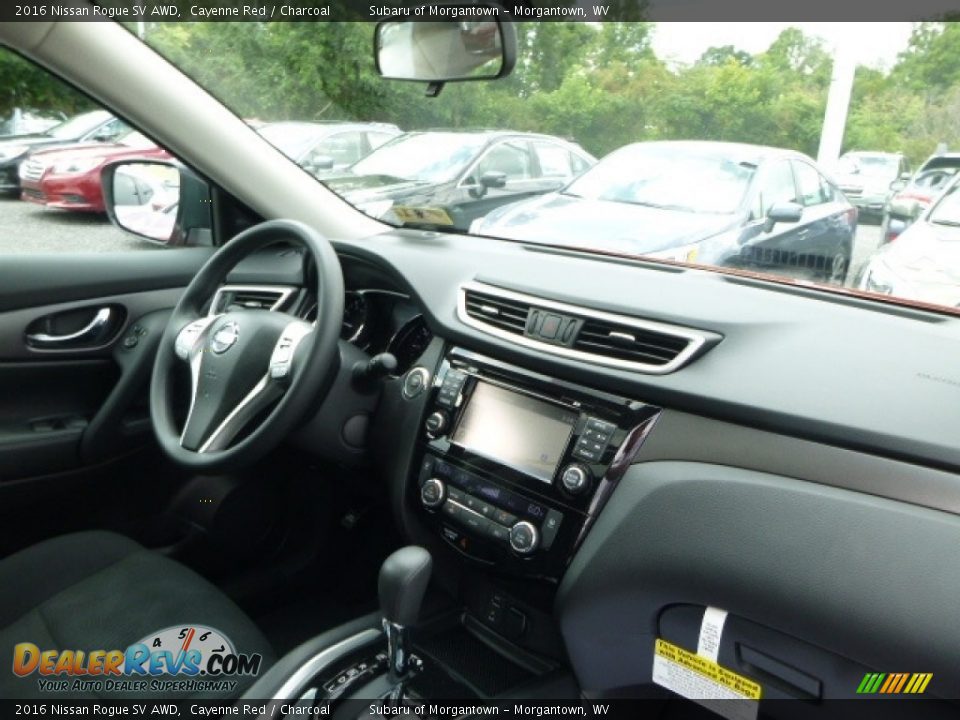 2016 Nissan Rogue SV AWD Cayenne Red / Charcoal Photo #4