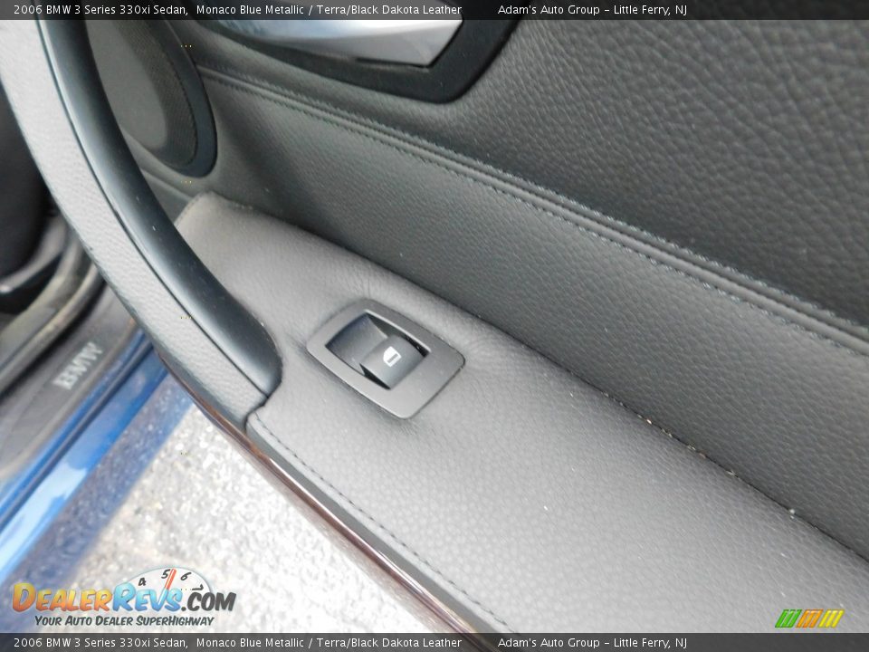 2006 BMW 3 Series 330xi Sedan Monaco Blue Metallic / Terra/Black Dakota Leather Photo #21