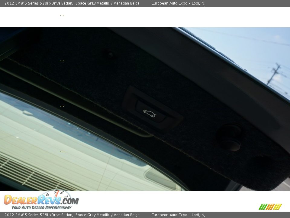 2012 BMW 5 Series 528i xDrive Sedan Space Gray Metallic / Venetian Beige Photo #18