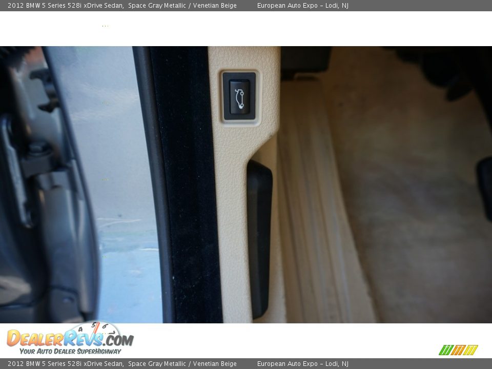 2012 BMW 5 Series 528i xDrive Sedan Space Gray Metallic / Venetian Beige Photo #24