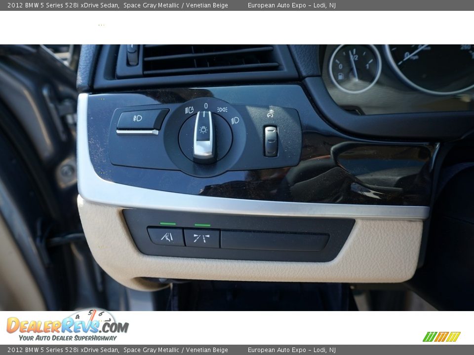 2012 BMW 5 Series 528i xDrive Sedan Space Gray Metallic / Venetian Beige Photo #26
