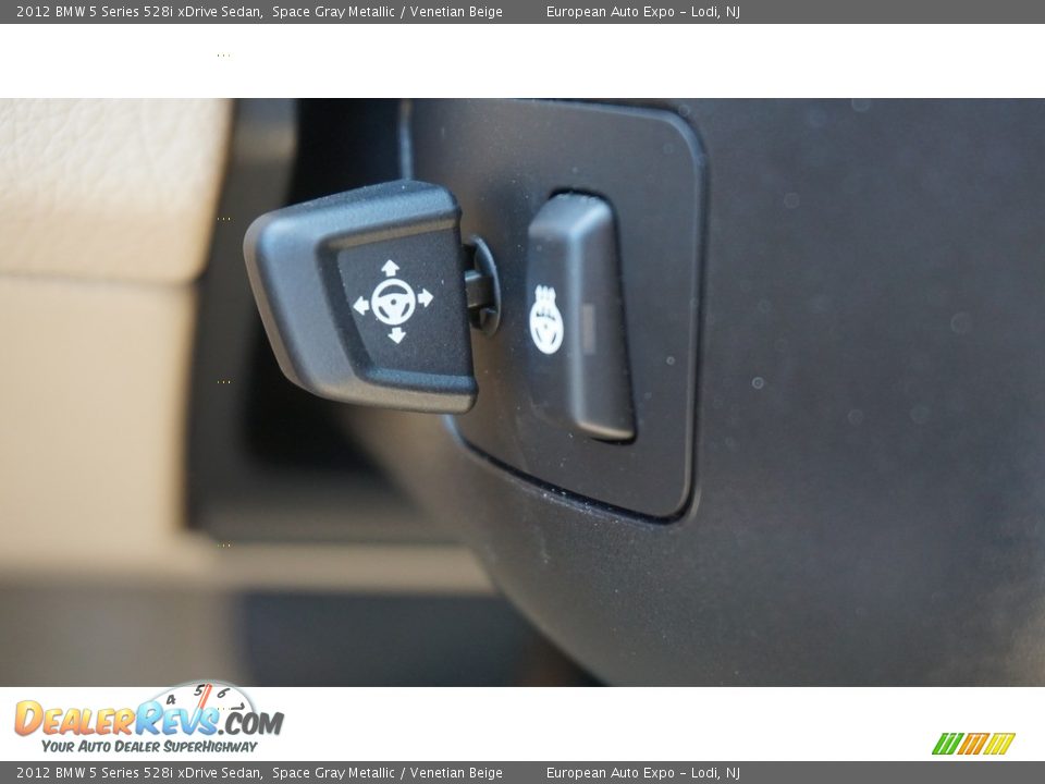 2012 BMW 5 Series 528i xDrive Sedan Space Gray Metallic / Venetian Beige Photo #31