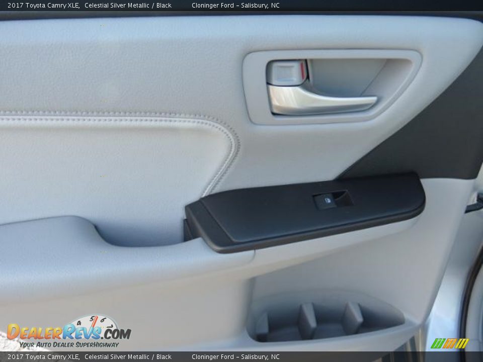 Door Panel of 2017 Toyota Camry XLE Photo #7