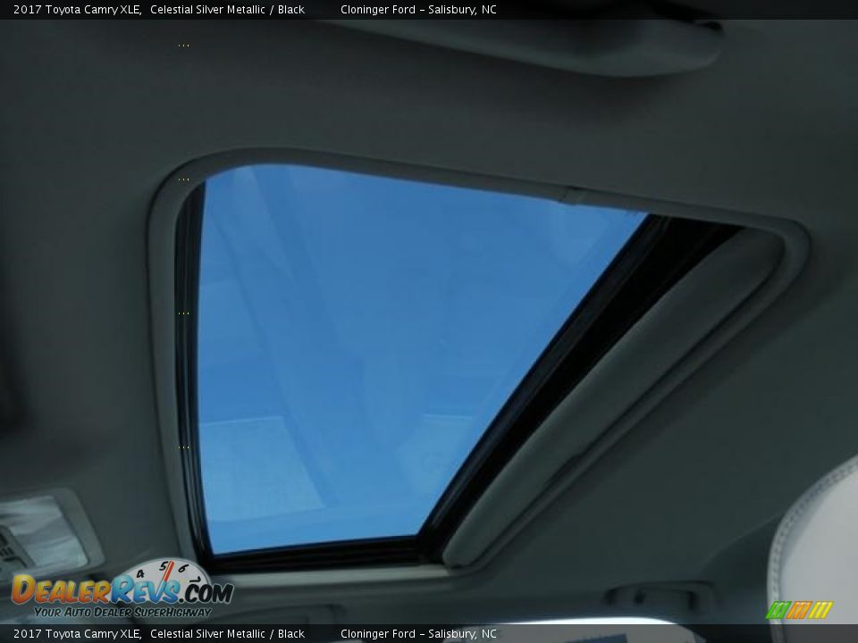 Sunroof of 2017 Toyota Camry XLE Photo #11