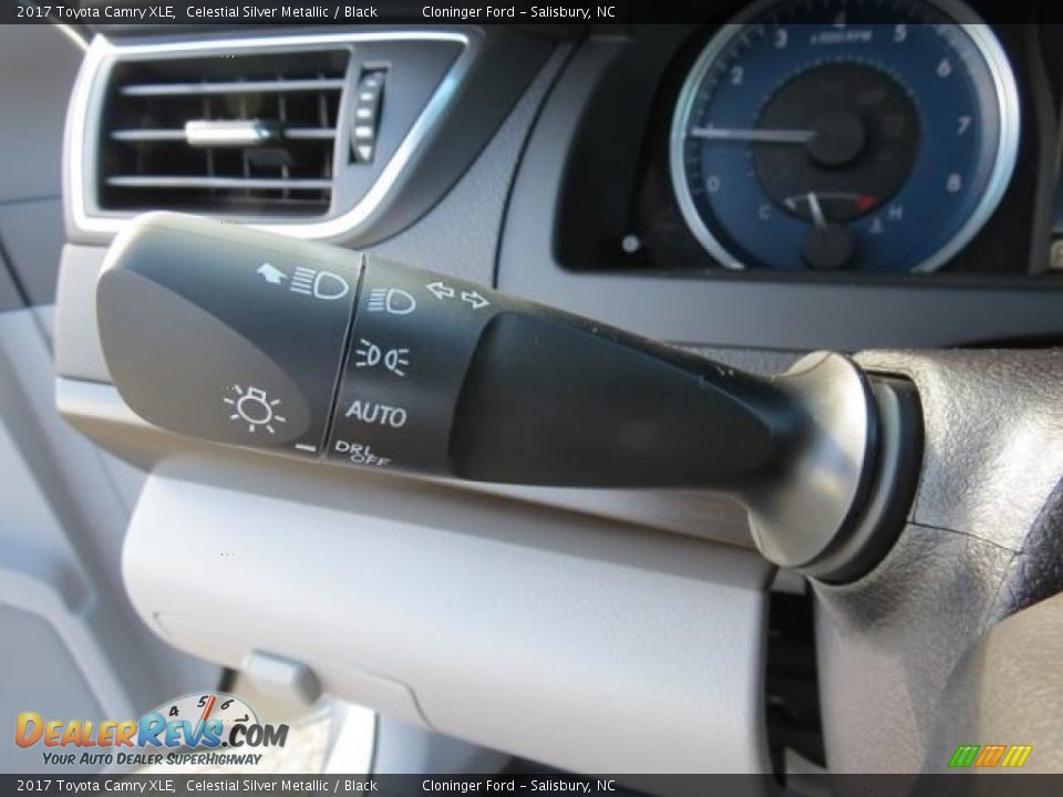Controls of 2017 Toyota Camry XLE Photo #16