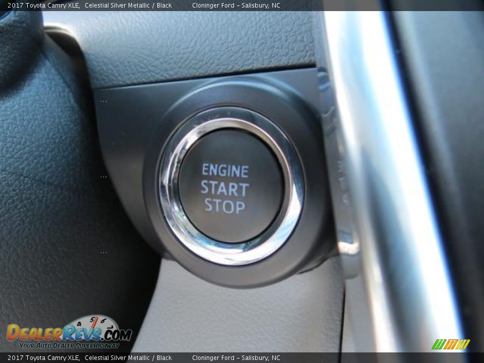 Controls of 2017 Toyota Camry XLE Photo #18