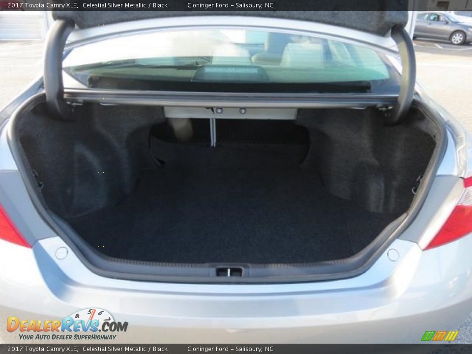 2017 Toyota Camry XLE Trunk Photo #25