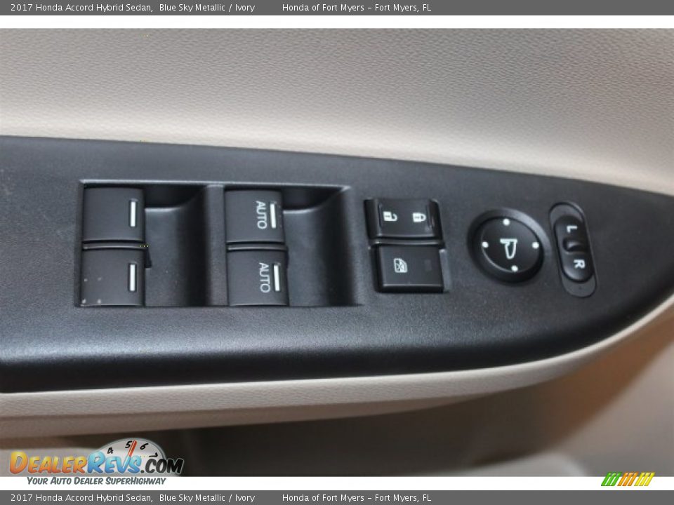 Controls of 2017 Honda Accord Hybrid Sedan Photo #8