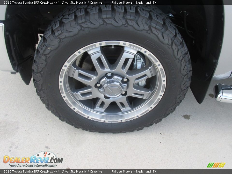 2016 Toyota Tundra SR5 CrewMax 4x4 Silver Sky Metallic / Graphite Photo #11