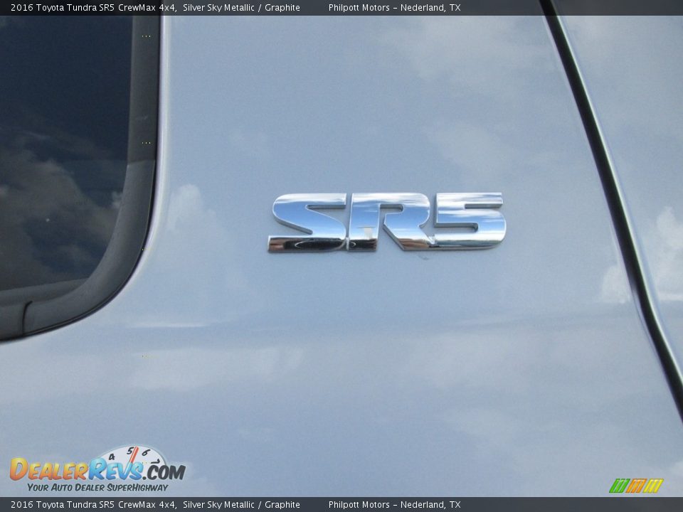 2016 Toyota Tundra SR5 CrewMax 4x4 Silver Sky Metallic / Graphite Photo #16