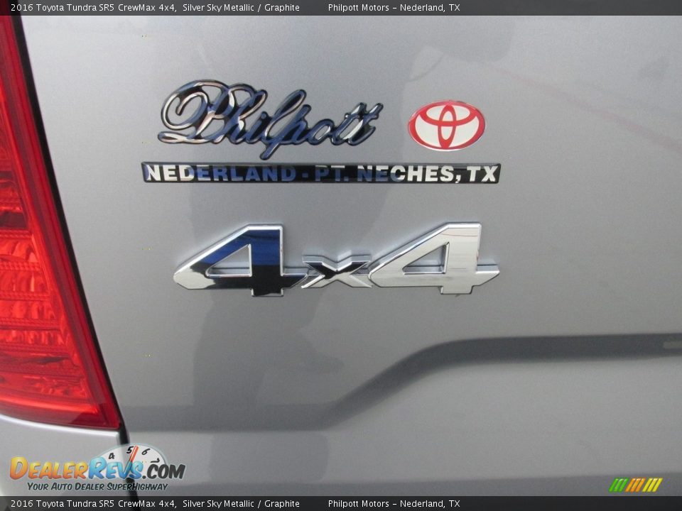 2016 Toyota Tundra SR5 CrewMax 4x4 Silver Sky Metallic / Graphite Photo #18