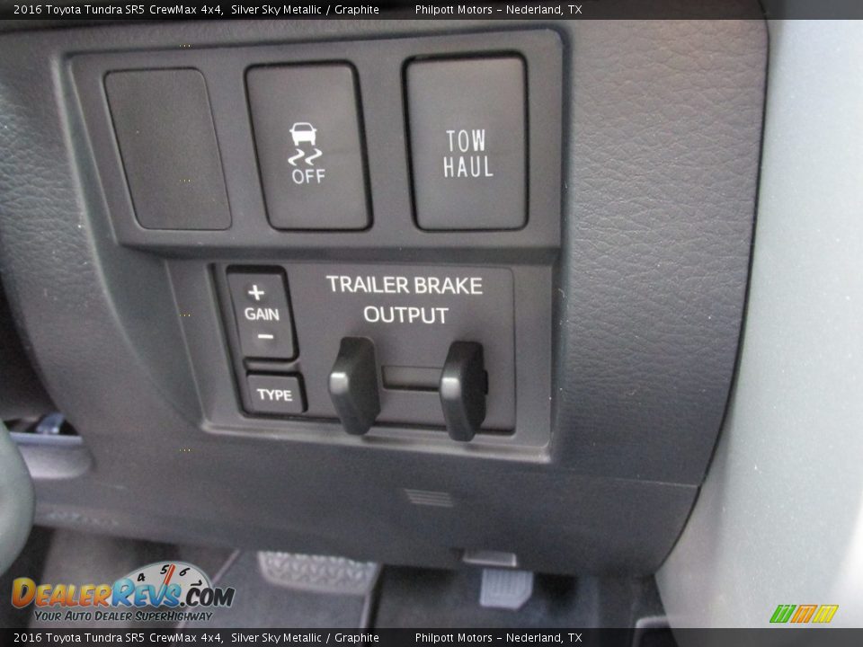 2016 Toyota Tundra SR5 CrewMax 4x4 Silver Sky Metallic / Graphite Photo #32
