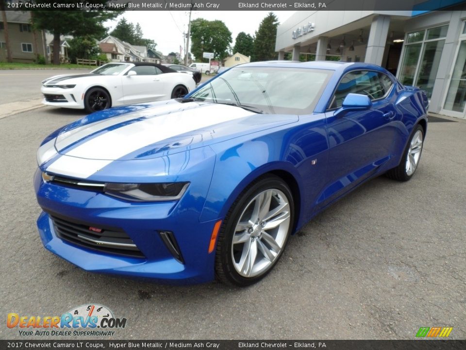 Front 3/4 View of 2017 Chevrolet Camaro LT Coupe Photo #1