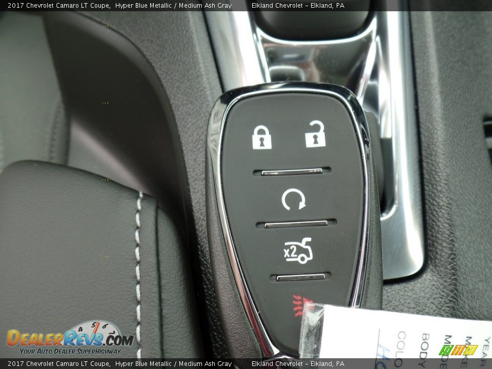 Keys of 2017 Chevrolet Camaro LT Coupe Photo #31