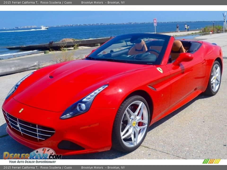 Front 3/4 View of 2015 Ferrari California T Photo #1