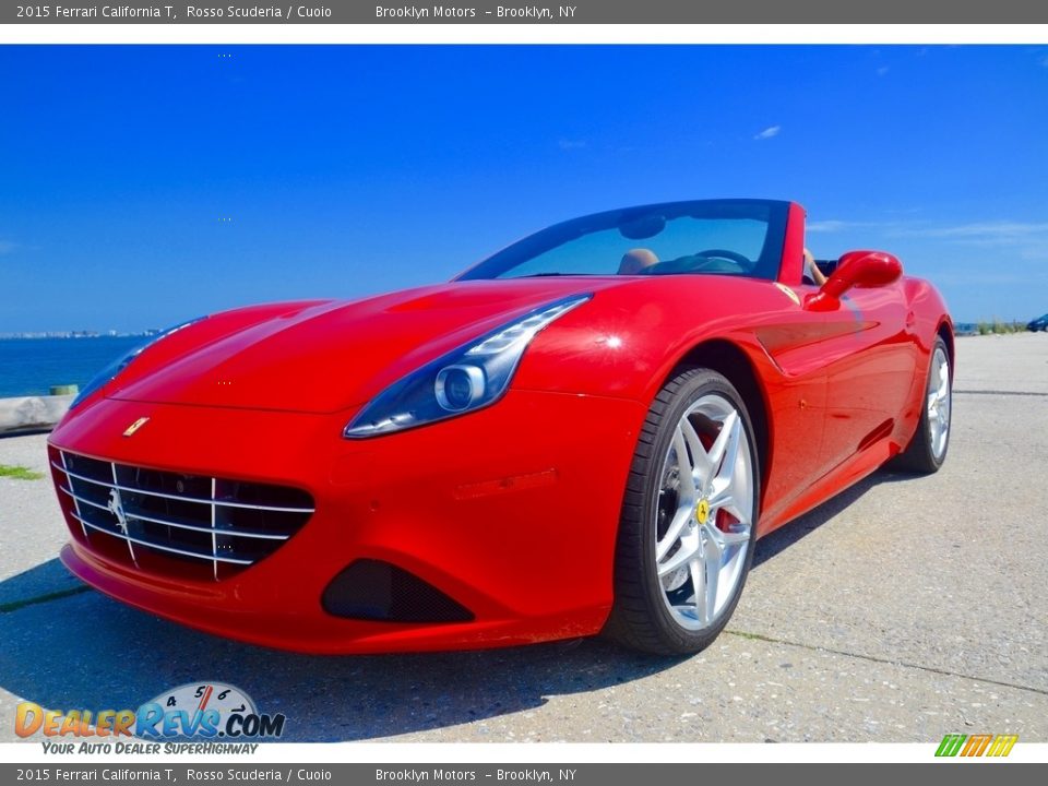 Front 3/4 View of 2015 Ferrari California T Photo #4