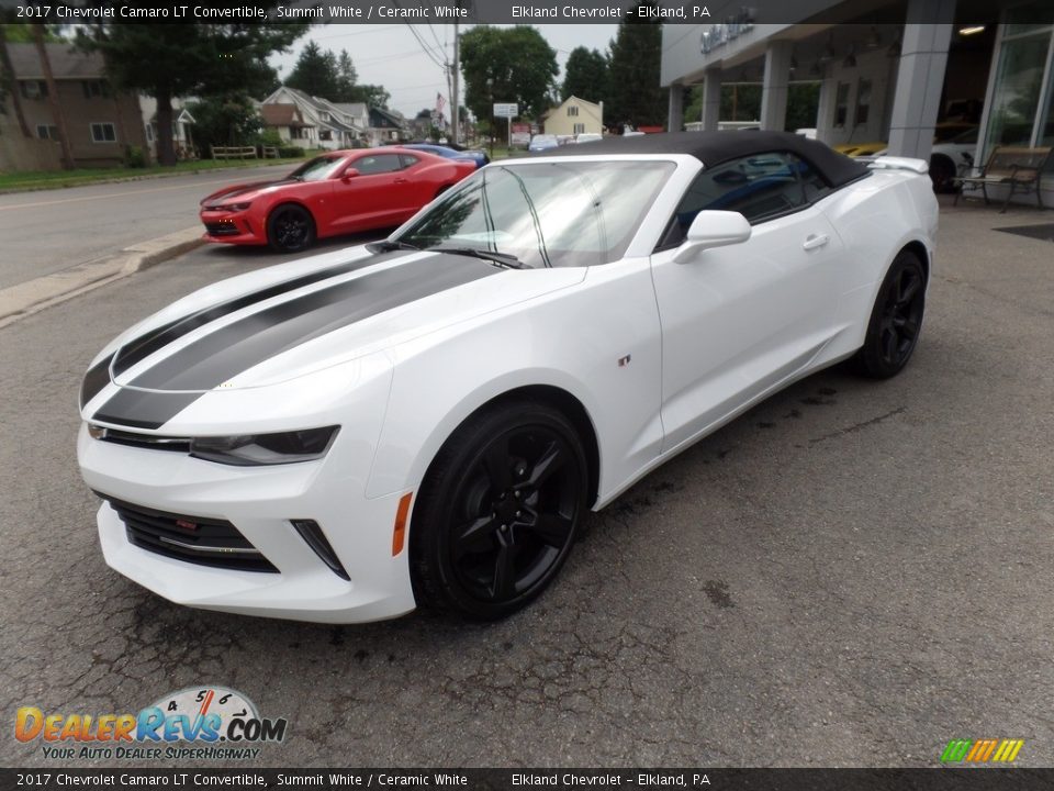 Front 3/4 View of 2017 Chevrolet Camaro LT Convertible Photo #4