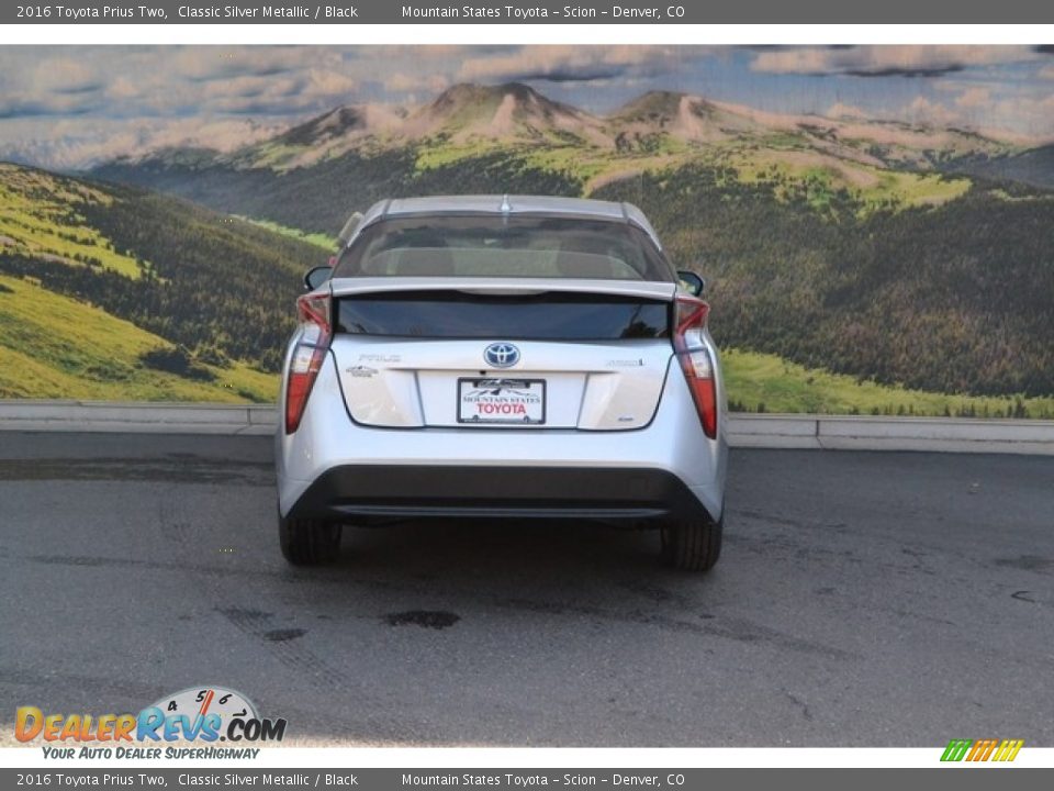 2016 Toyota Prius Two Classic Silver Metallic / Black Photo #4