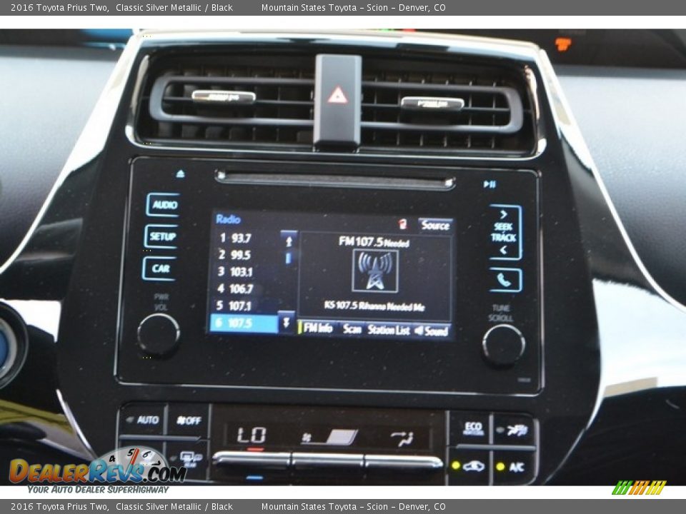 2016 Toyota Prius Two Classic Silver Metallic / Black Photo #6