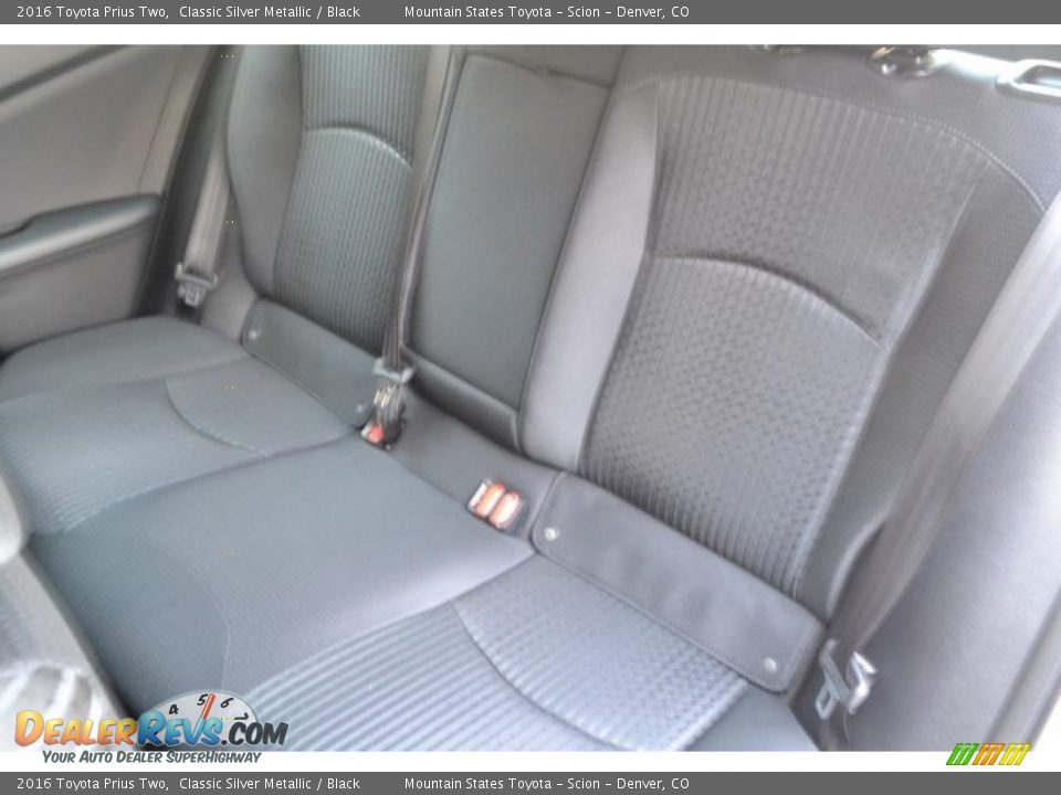 2016 Toyota Prius Two Classic Silver Metallic / Black Photo #7