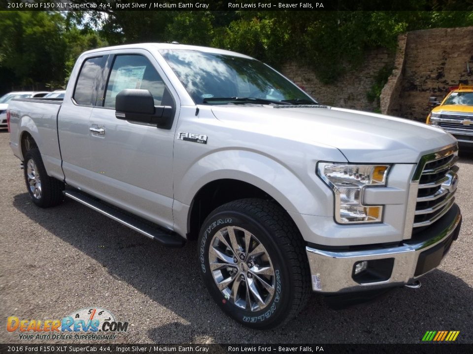 Front 3/4 View of 2016 Ford F150 XLT SuperCab 4x4 Photo #8