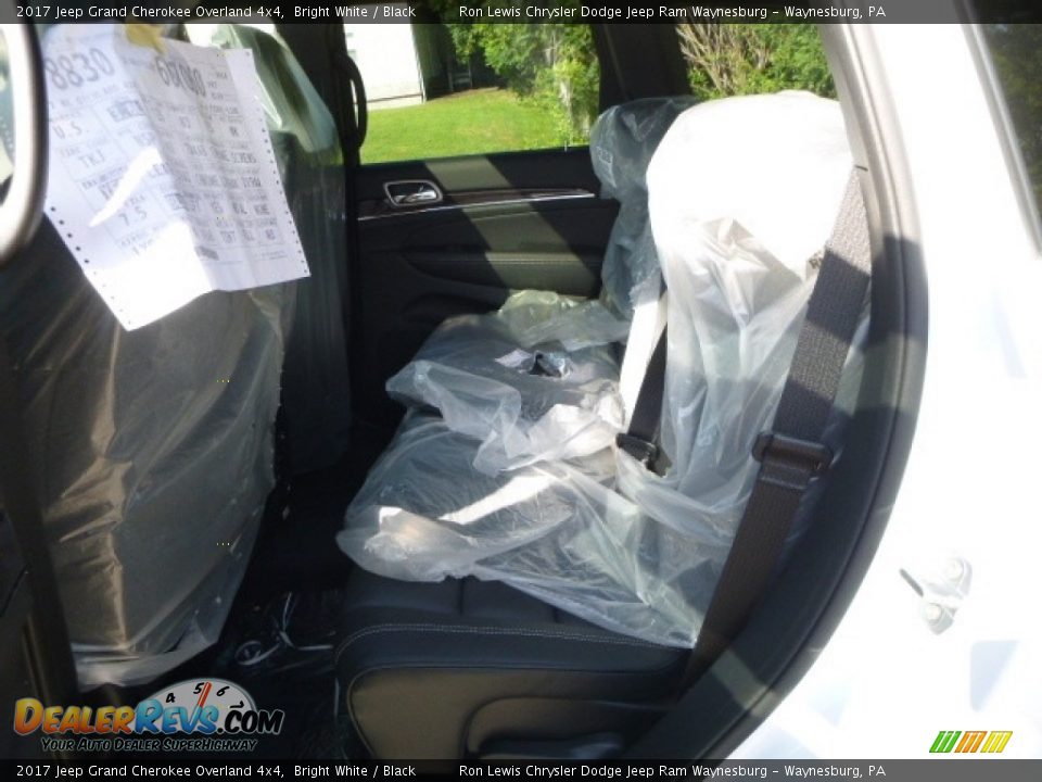 2017 Jeep Grand Cherokee Overland 4x4 Bright White / Black Photo #4