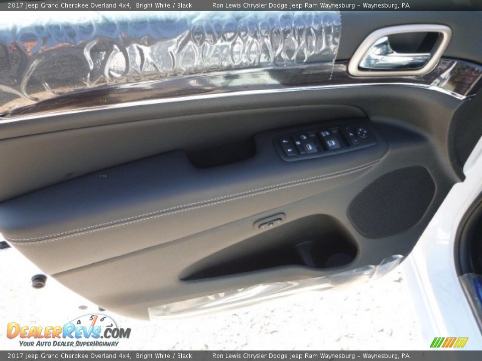 2017 Jeep Grand Cherokee Overland 4x4 Bright White / Black Photo #14