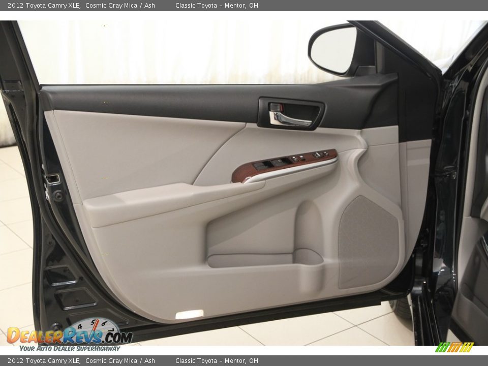 2012 Toyota Camry XLE Cosmic Gray Mica / Ash Photo #4