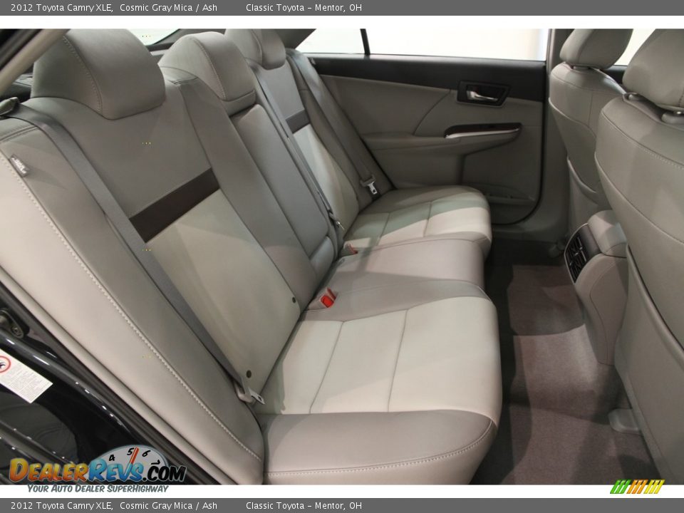 2012 Toyota Camry XLE Cosmic Gray Mica / Ash Photo #17
