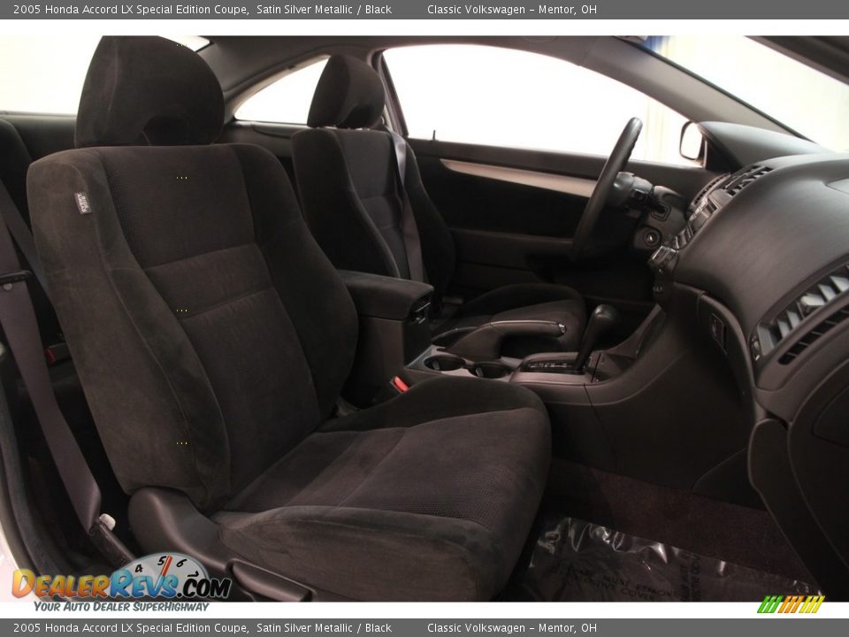 2005 Honda Accord LX Special Edition Coupe Satin Silver Metallic / Black Photo #12