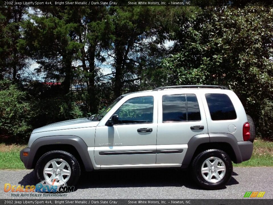 2002 Jeep Liberty Sport 4x4 Bright Silver Metallic / Dark Slate Gray Photo #1
