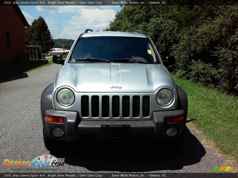 2002 Jeep Liberty Sport 4x4 Bright Silver Metallic / Dark Slate Gray Photo #3