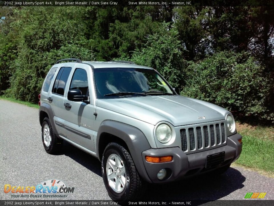 2002 Jeep Liberty Sport 4x4 Bright Silver Metallic / Dark Slate Gray Photo #4