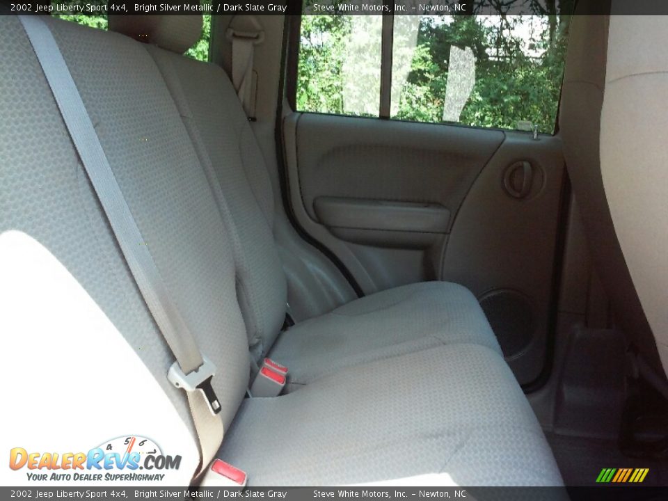 2002 Jeep Liberty Sport 4x4 Bright Silver Metallic / Dark Slate Gray Photo #10