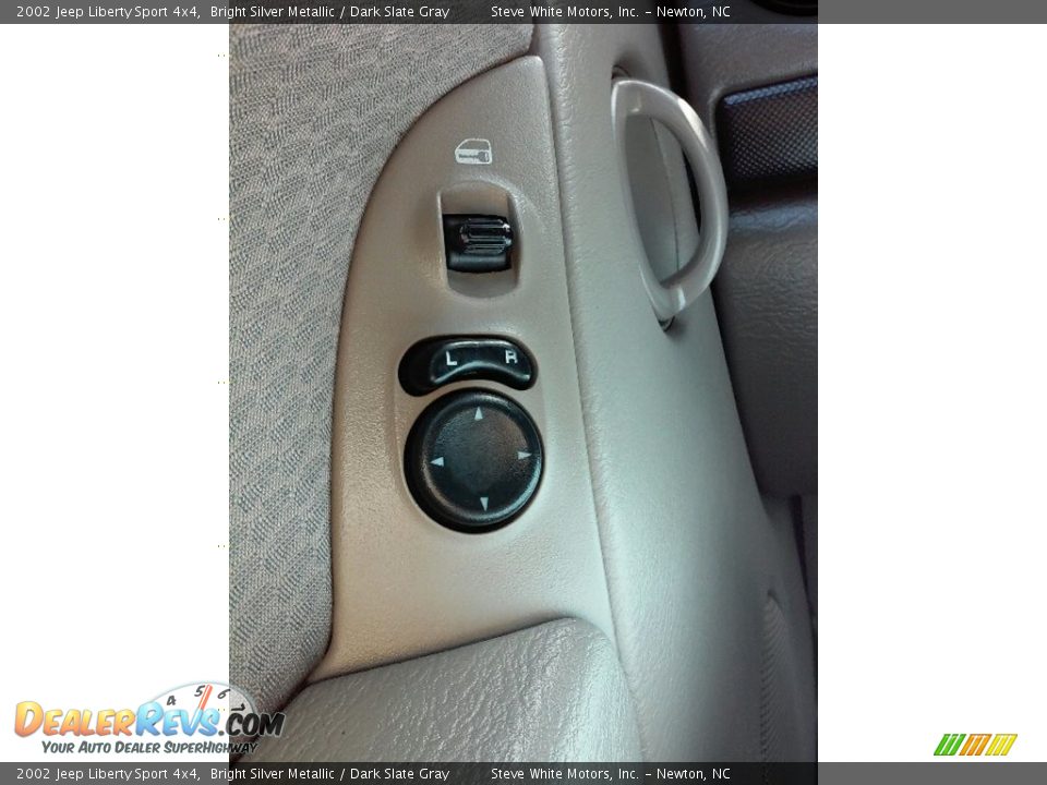 2002 Jeep Liberty Sport 4x4 Bright Silver Metallic / Dark Slate Gray Photo #12