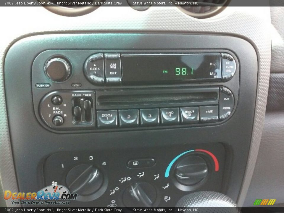 2002 Jeep Liberty Sport 4x4 Bright Silver Metallic / Dark Slate Gray Photo #16