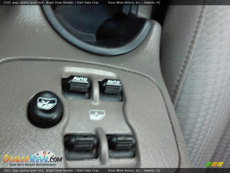 2002 Jeep Liberty Sport 4x4 Bright Silver Metallic / Dark Slate Gray Photo #17