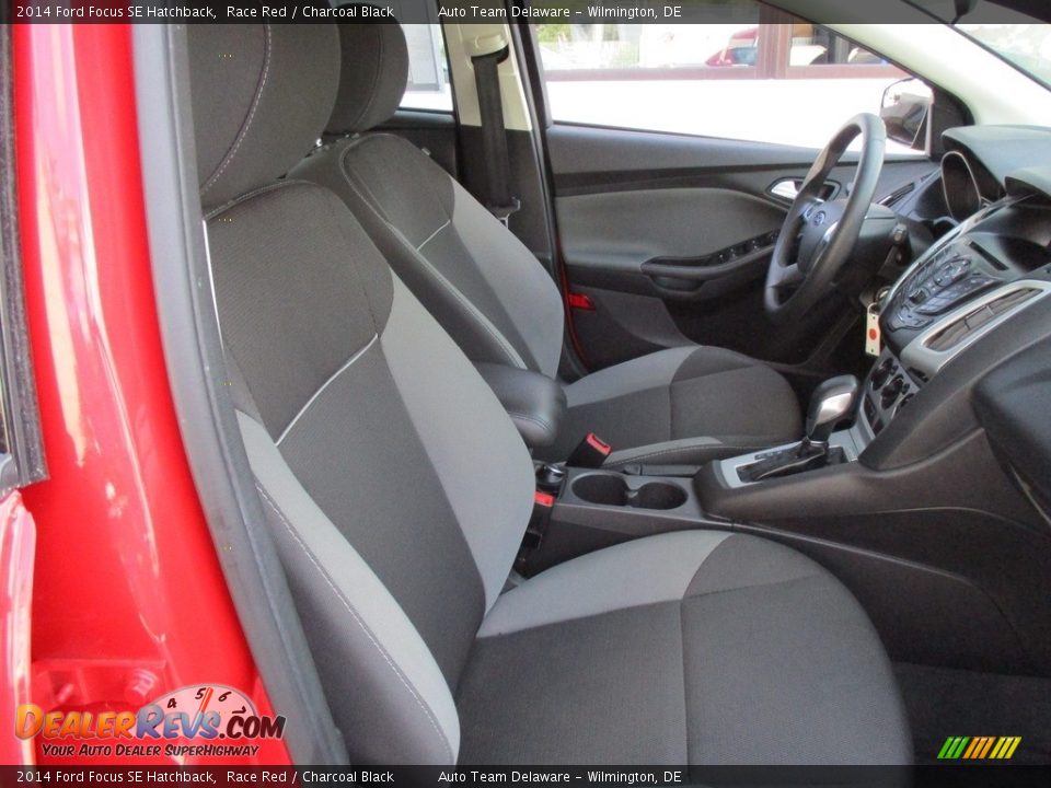 2014 Ford Focus SE Hatchback Race Red / Charcoal Black Photo #24