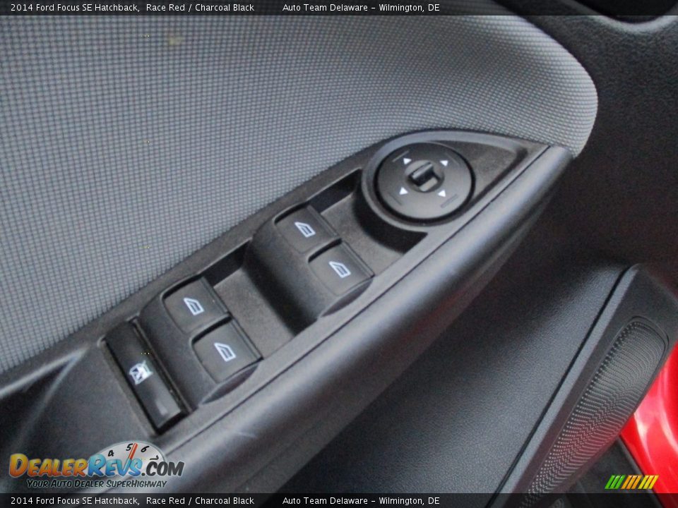 2014 Ford Focus SE Hatchback Race Red / Charcoal Black Photo #33
