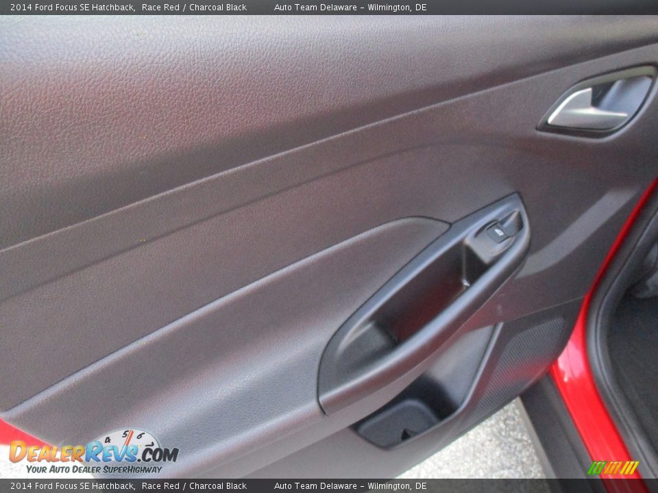 2014 Ford Focus SE Hatchback Race Red / Charcoal Black Photo #34