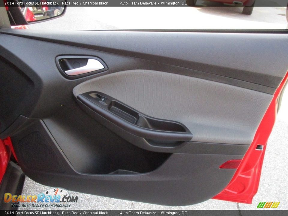 2014 Ford Focus SE Hatchback Race Red / Charcoal Black Photo #36