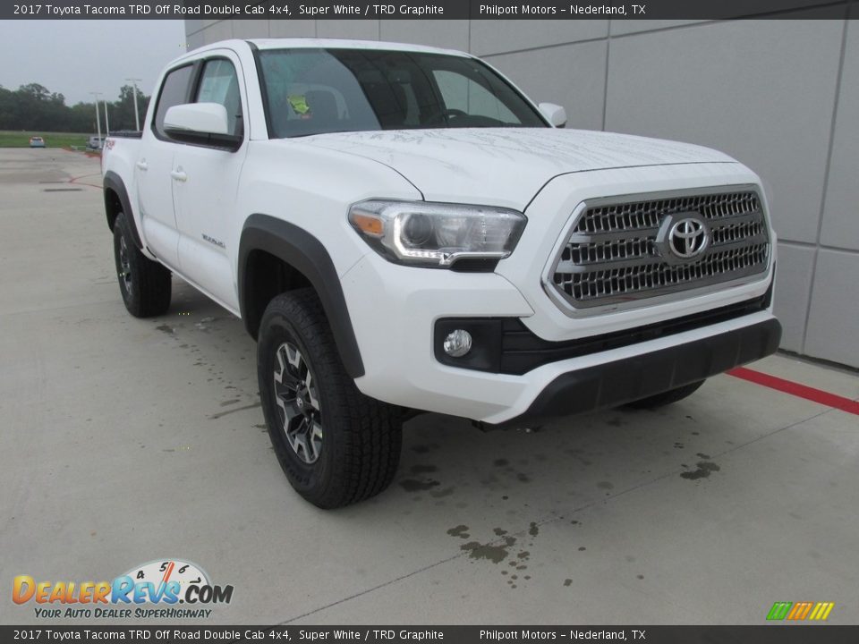 Front 3/4 View of 2017 Toyota Tacoma TRD Off Road Double Cab 4x4 Photo #2