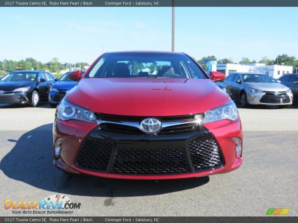 2017 Toyota Camry SE Ruby Flare Pearl / Black Photo #2