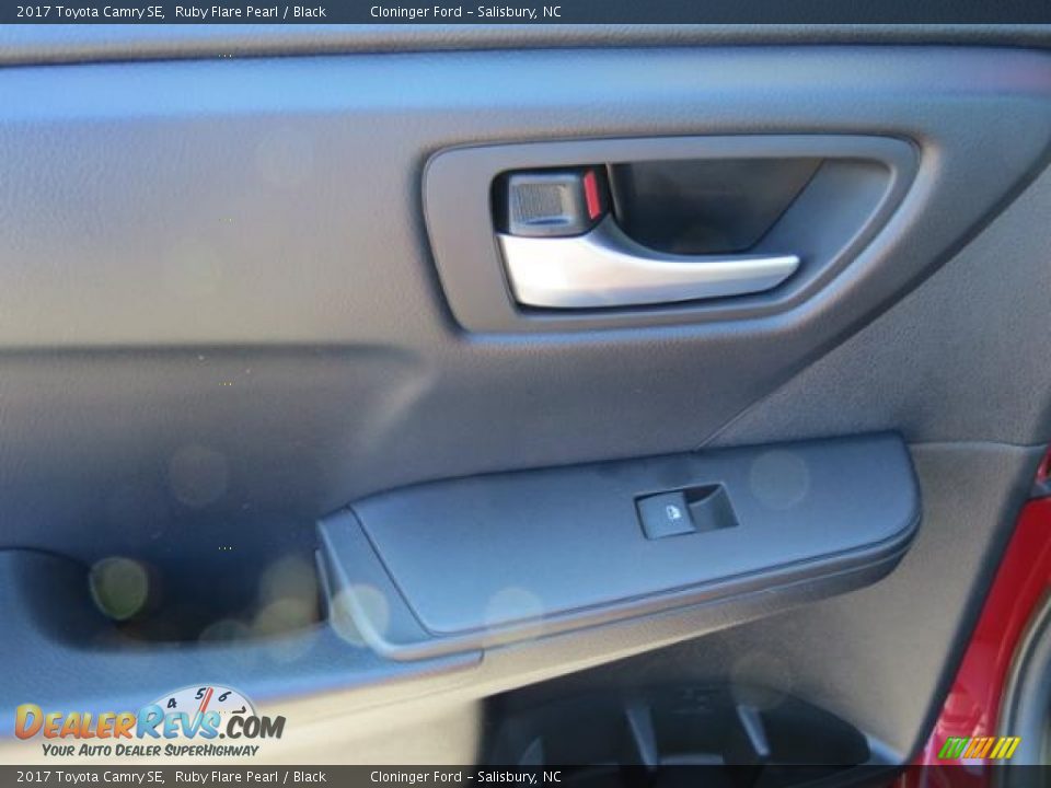 2017 Toyota Camry SE Ruby Flare Pearl / Black Photo #7