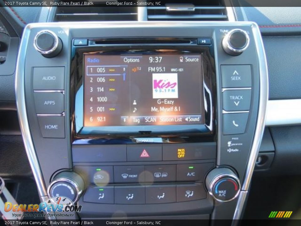2017 Toyota Camry SE Ruby Flare Pearl / Black Photo #17