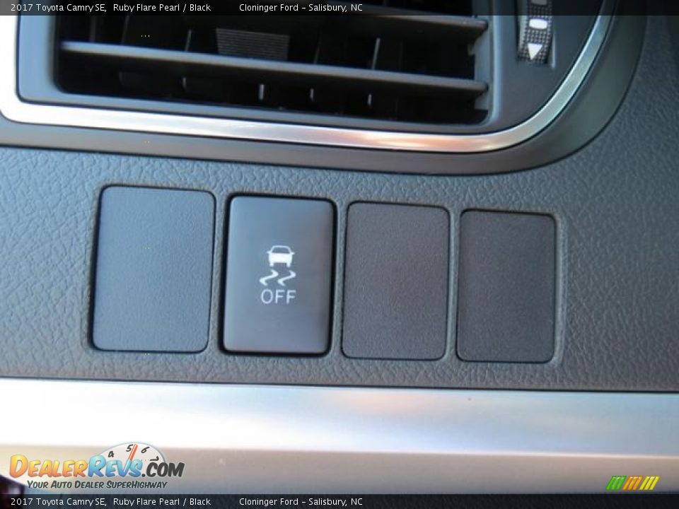 2017 Toyota Camry SE Ruby Flare Pearl / Black Photo #20