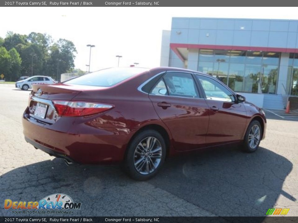 2017 Toyota Camry SE Ruby Flare Pearl / Black Photo #22